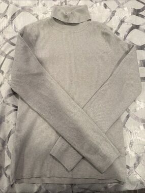 Express Light Gray Ribbed Turtleneck Sweater